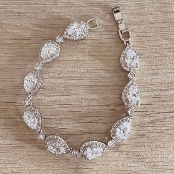 Classic Crystal Drop Earrings and Bracelet - Picture 1 of 3